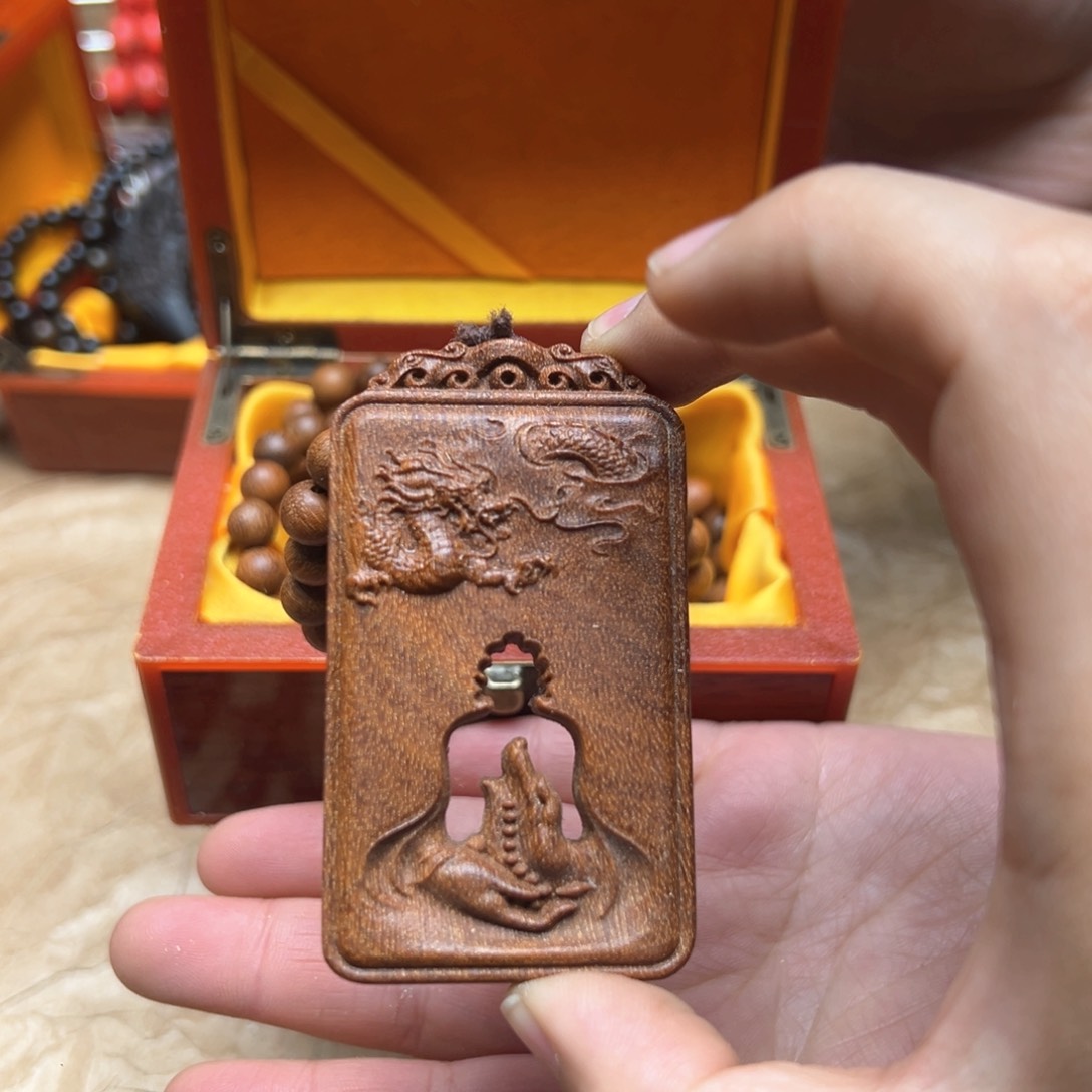 大叶紫檀（黑酸枝木类）