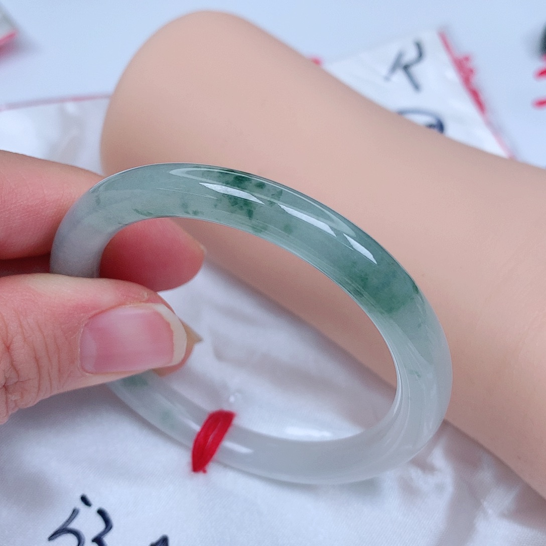 【闪购商品】翡翠手镯未镶嵌，53.4贵妃