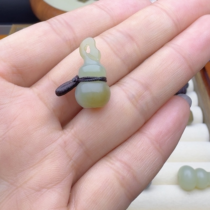 猫****和田玉（糖玉）未镶嵌车挂