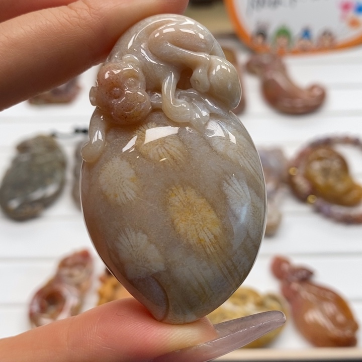 硅化玉颈饰未镶嵌猴子