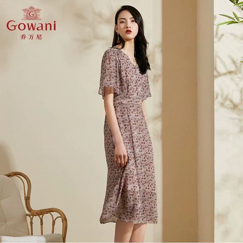 Gowani/乔万尼真丝桑蚕丝连衣裙2025新款v领设计显瘦ES2E13890