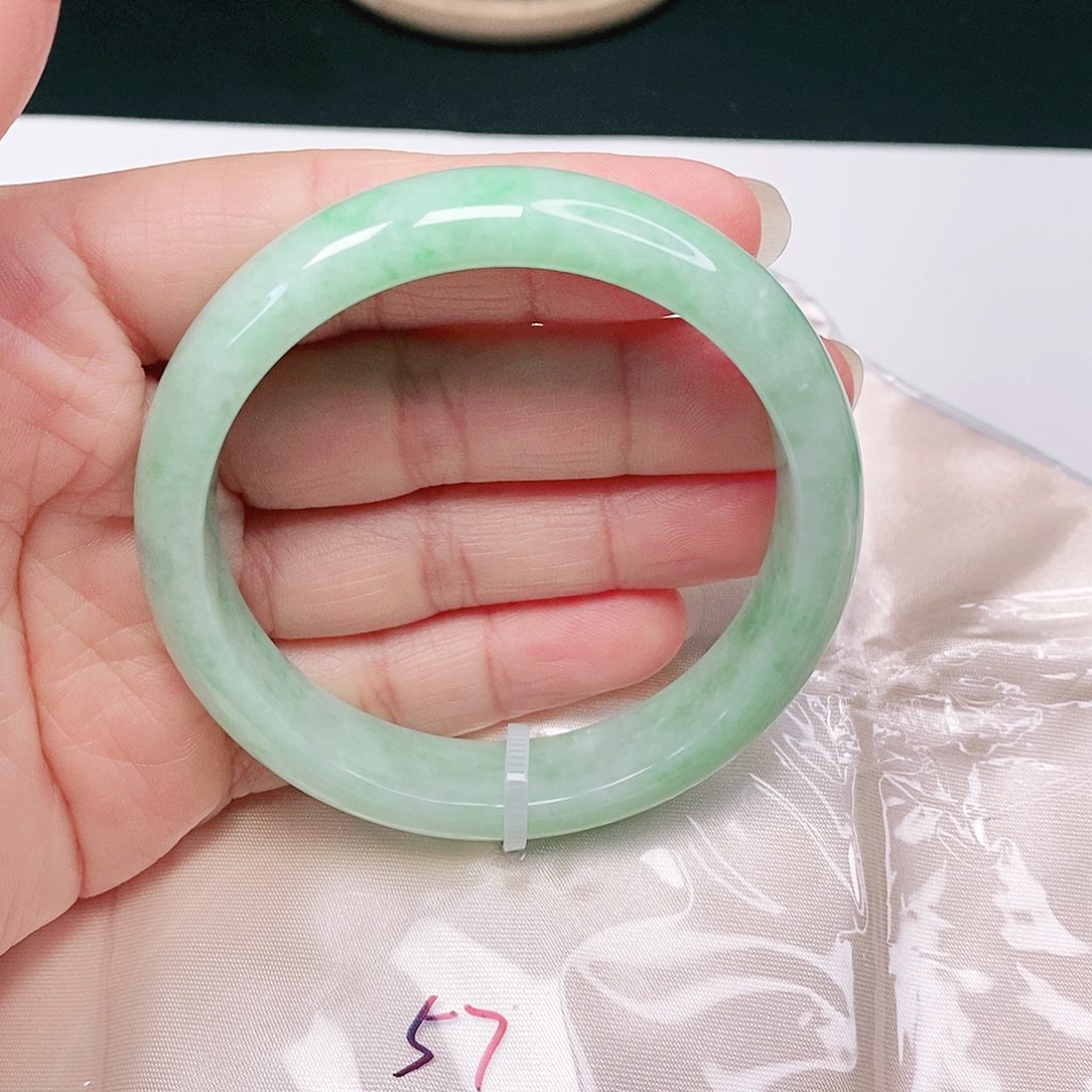 【闪购商品】翡翠手镯未镶嵌正圈