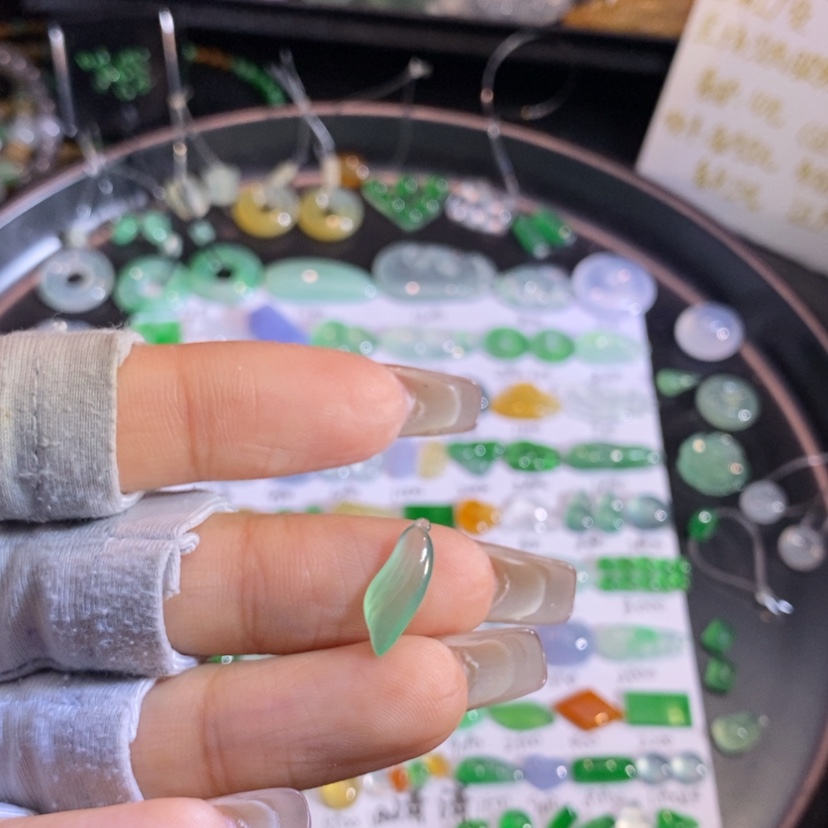 【闪购商品】翡翠未镶嵌挂件花