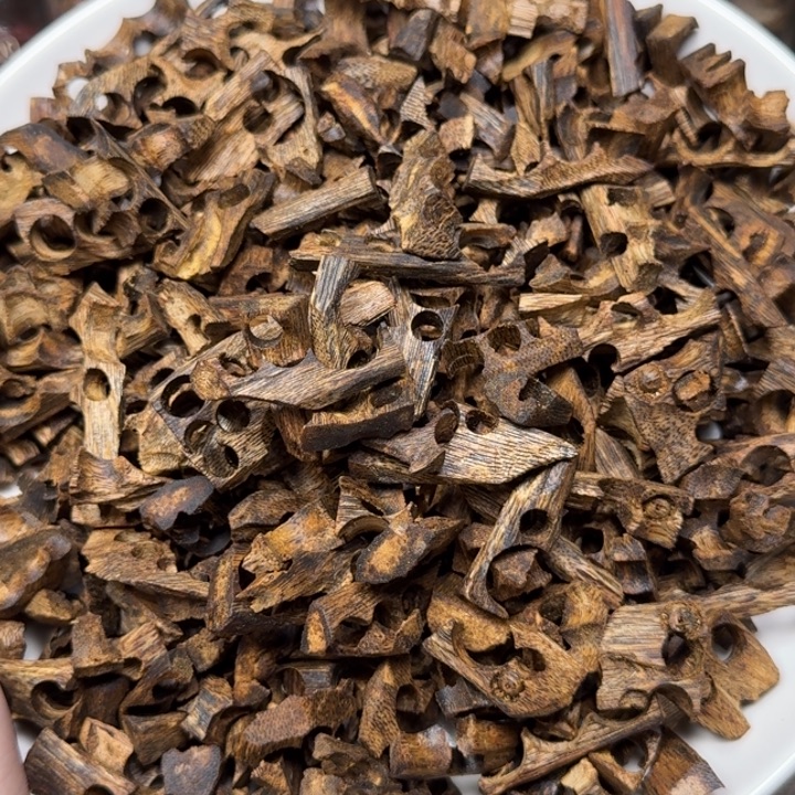 沉香沉香碎屑乌身圆叶车珠料40克