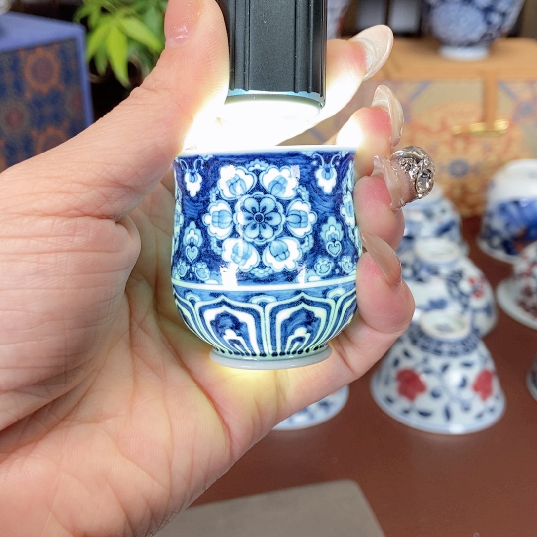 洪印慕明青花宝相团花闻香杯