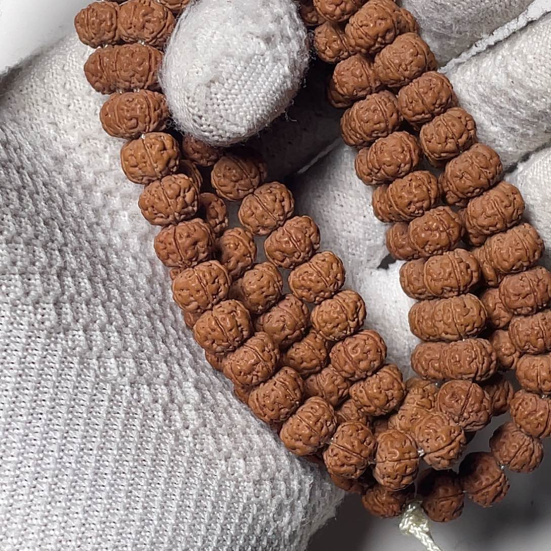 芝***坞吊坠金刚菩提9.3勿里达老树王108