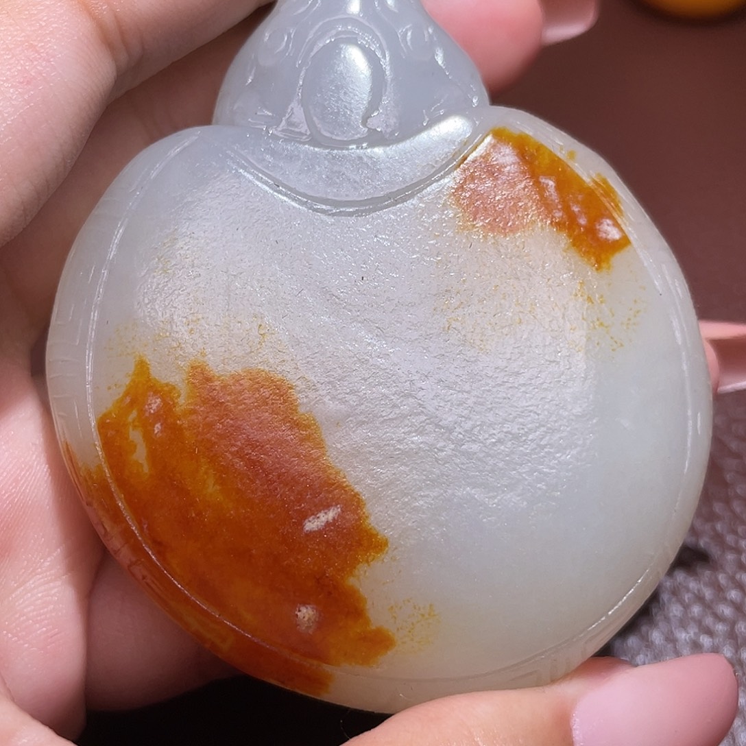 王***来和田玉未镶嵌颈饰