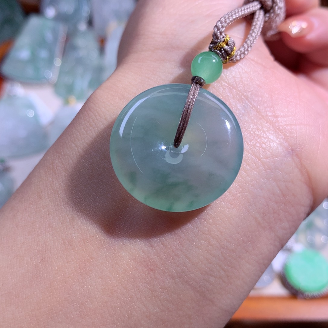 翡翠吊坠(不含链)未镶嵌冰飘花扣