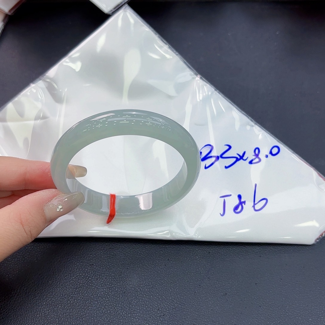 翡翠手镯未镶嵌手镯