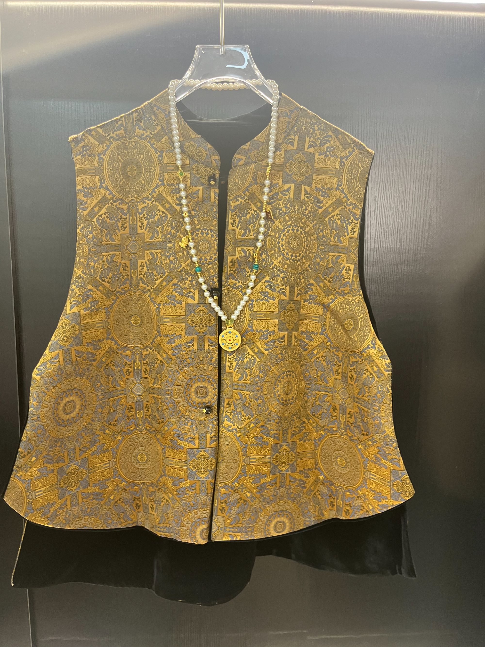 2566复古提花立领无袖马甲 苏杭丝绸2号店