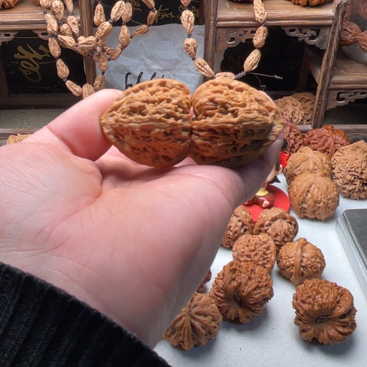 u***.文玩核桃吊坠南疆