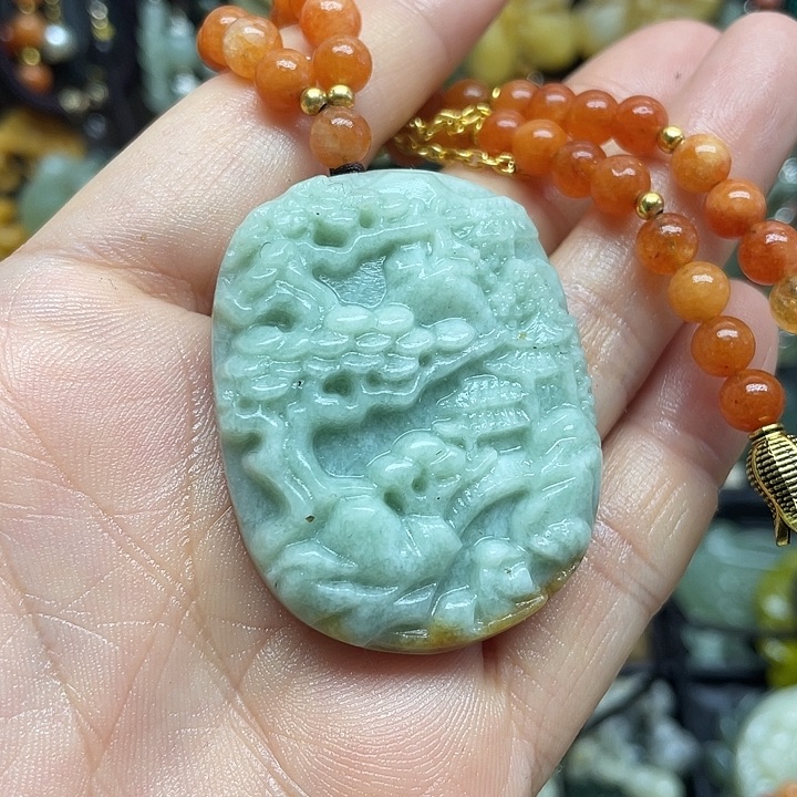 未镶嵌蛇纹石玉颈饰