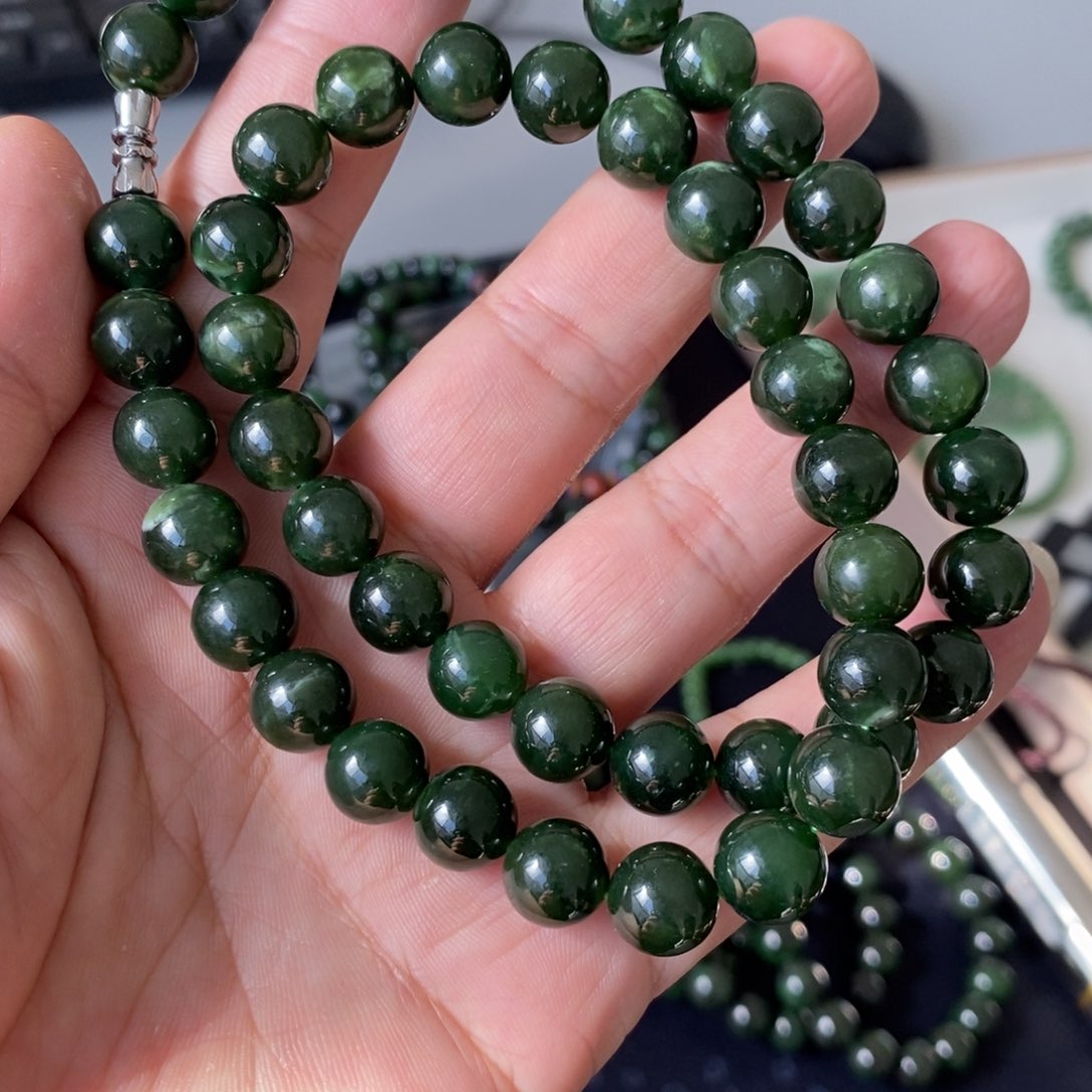 和田玉（碧玉）颈饰未镶嵌