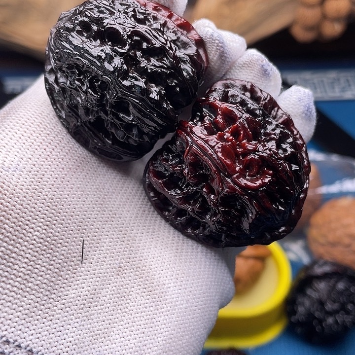 文玩核桃吊坠白狮子d