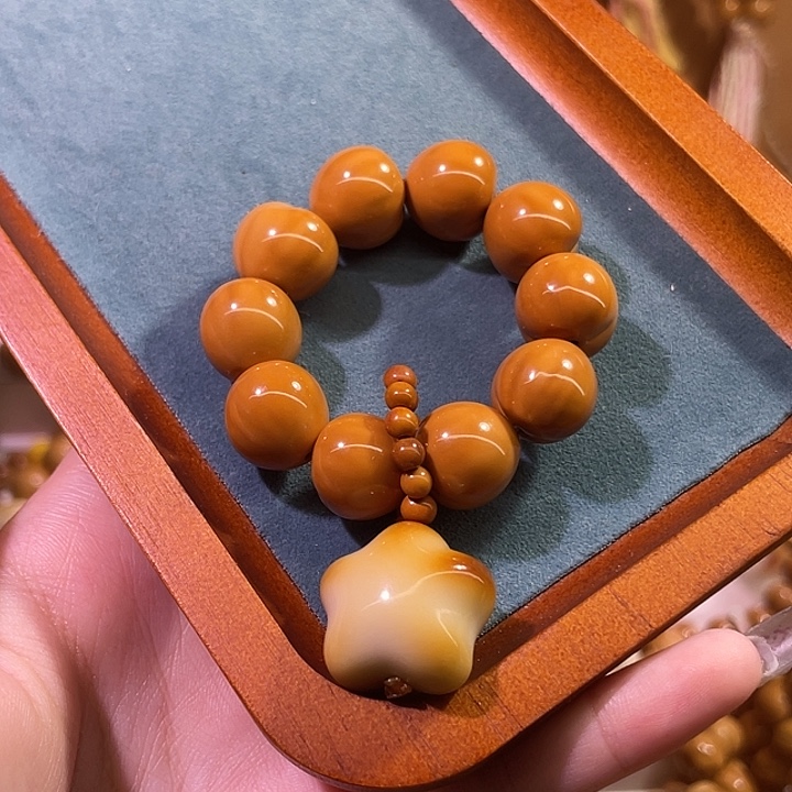 吊坠猴头核桃亮面屁桃手捻