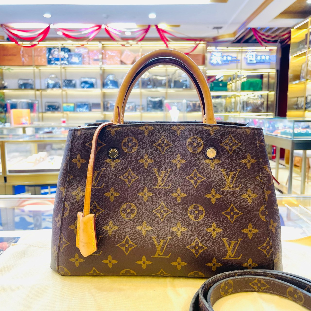 95新 LV LV路易威登 蒙田bb手提单肩包 尺寸：29.0*20.0*13.0
