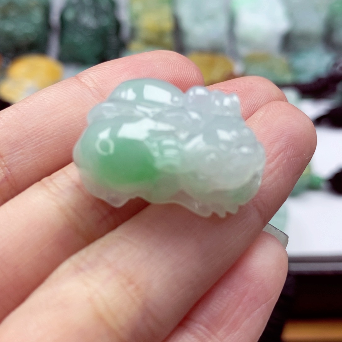 翡翠颈饰未镶嵌翡翠