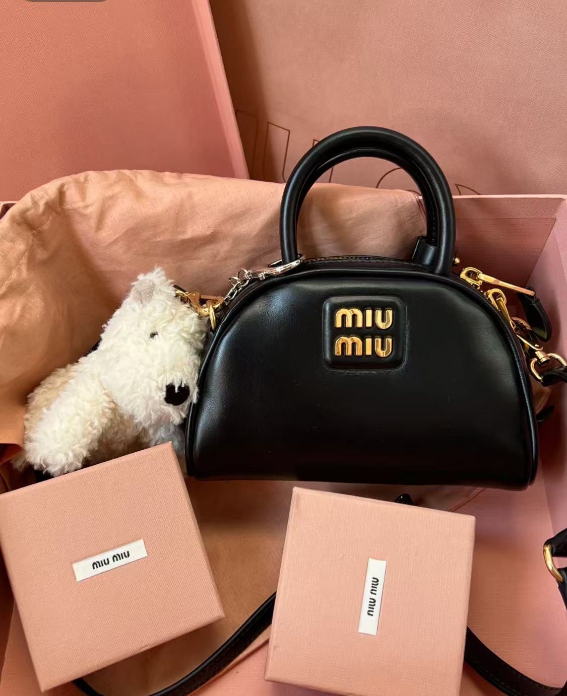 99新 MIU MIU/缪缪 黑金贝壳保龄球包  17cm  12846473