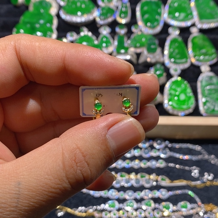 翡翠耳饰未镶嵌天然A货翡翠