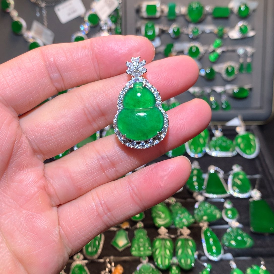 翡翠吊坠(不含链)银S925镶嵌天然翡翠
