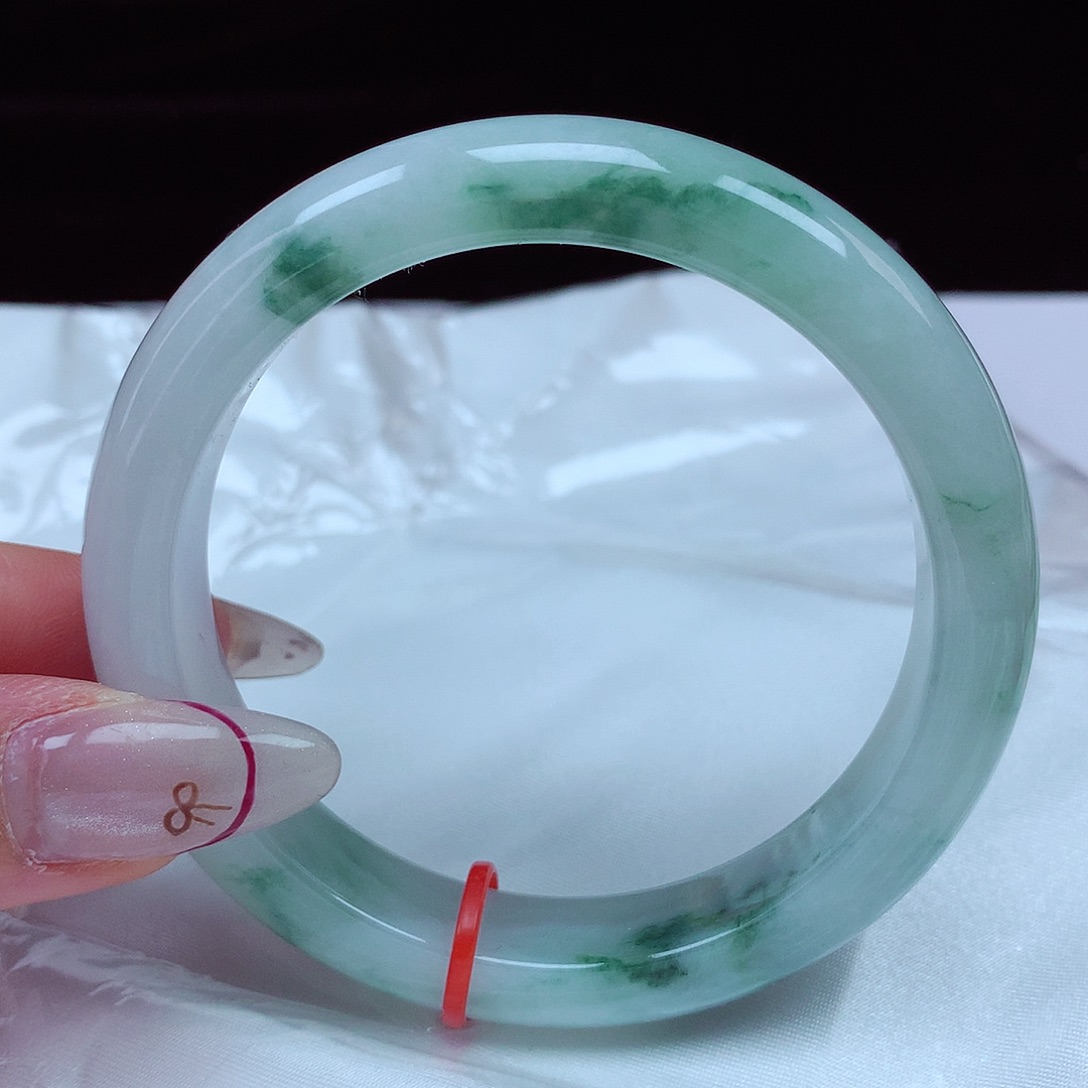 翡翠手镯未镶嵌58圈