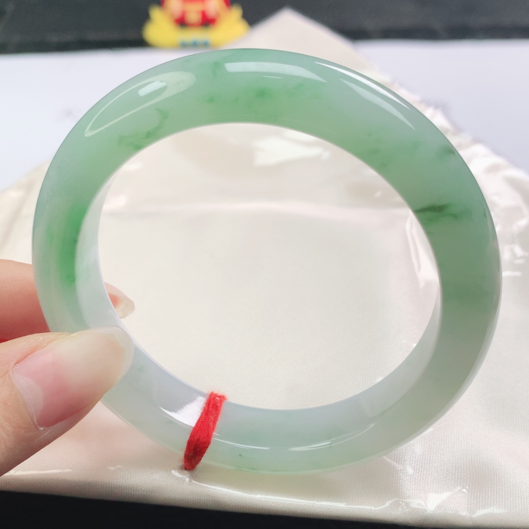 翡翠未镶嵌手镯翡翠56.6冰胶润飘绿花正圈