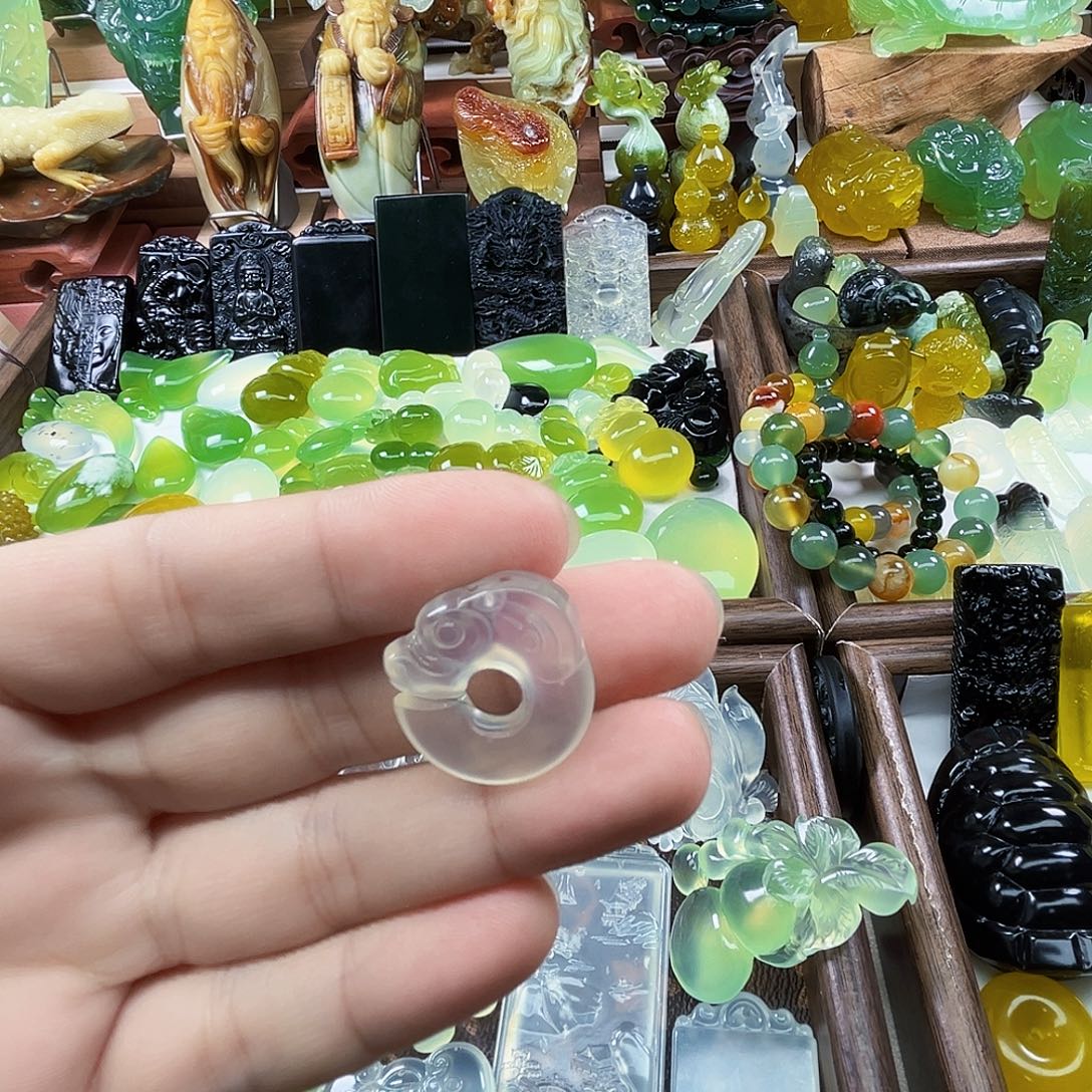 岫玉未镶嵌吊坠(不含链)