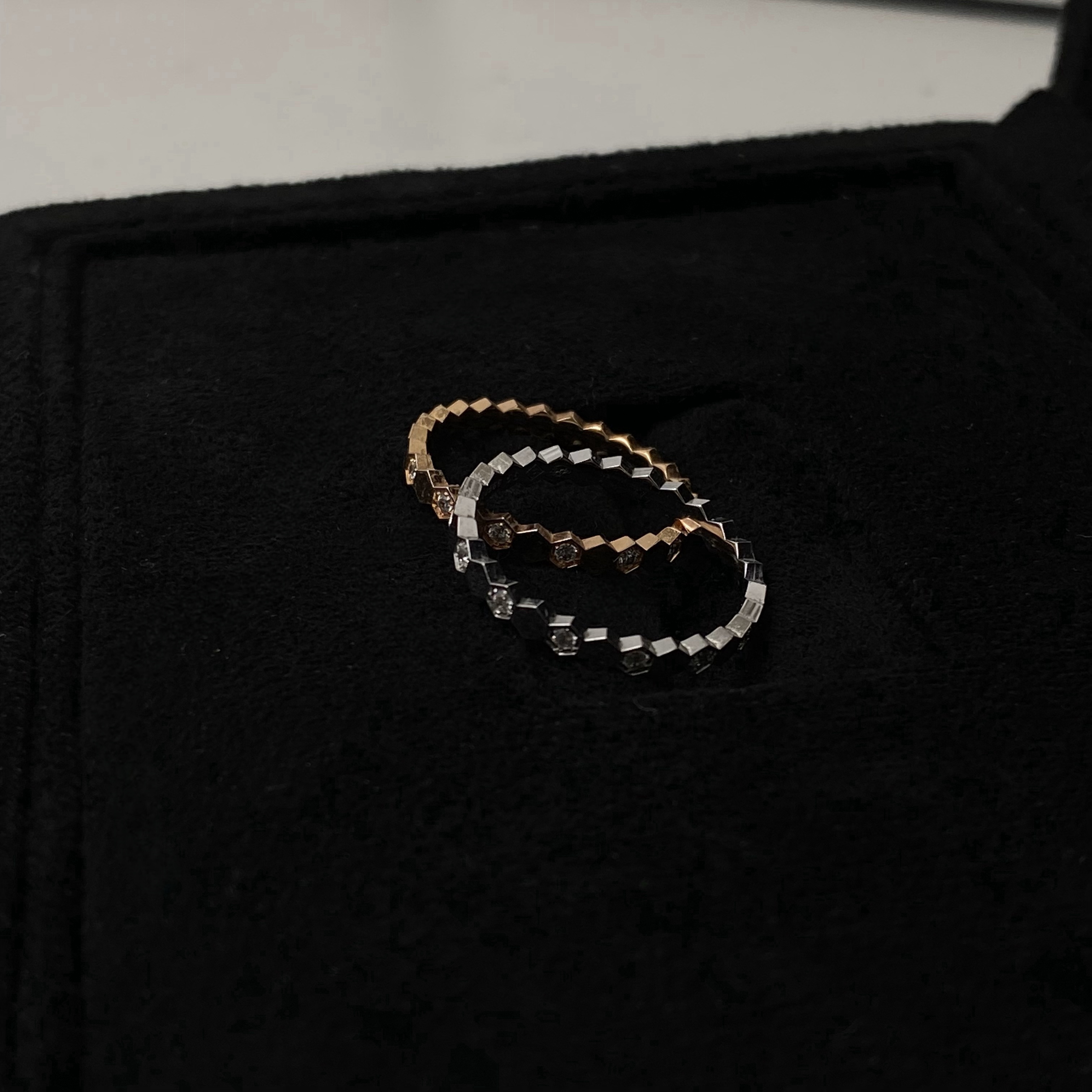 铜合金合成锆石戒指 间隔半镶戒指 气质轻奢时尚百搭小众简约素圈