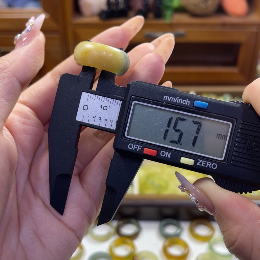 蛇纹石玉未镶嵌手镯23