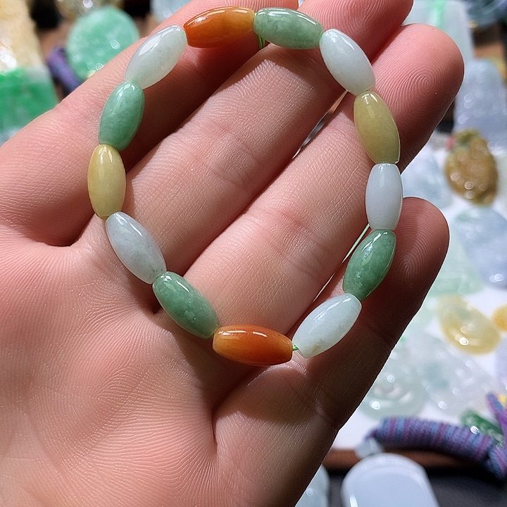 翡翠颈饰未镶嵌手链