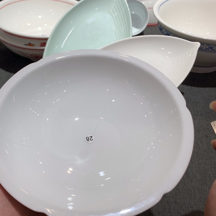 28号景德镇白玉瓷花瓣盘