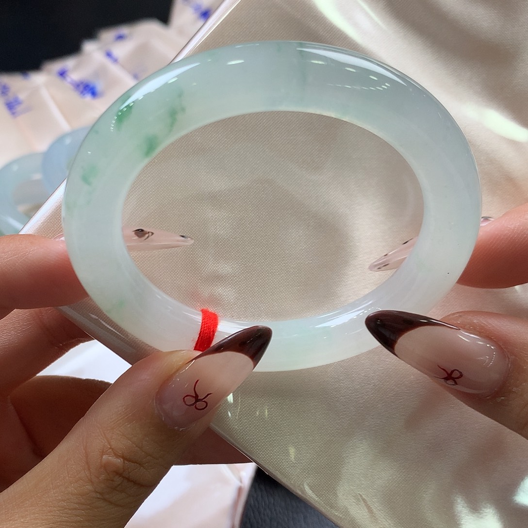 翡翠未镶嵌手镯（圆镯）7号冰种起光飘花