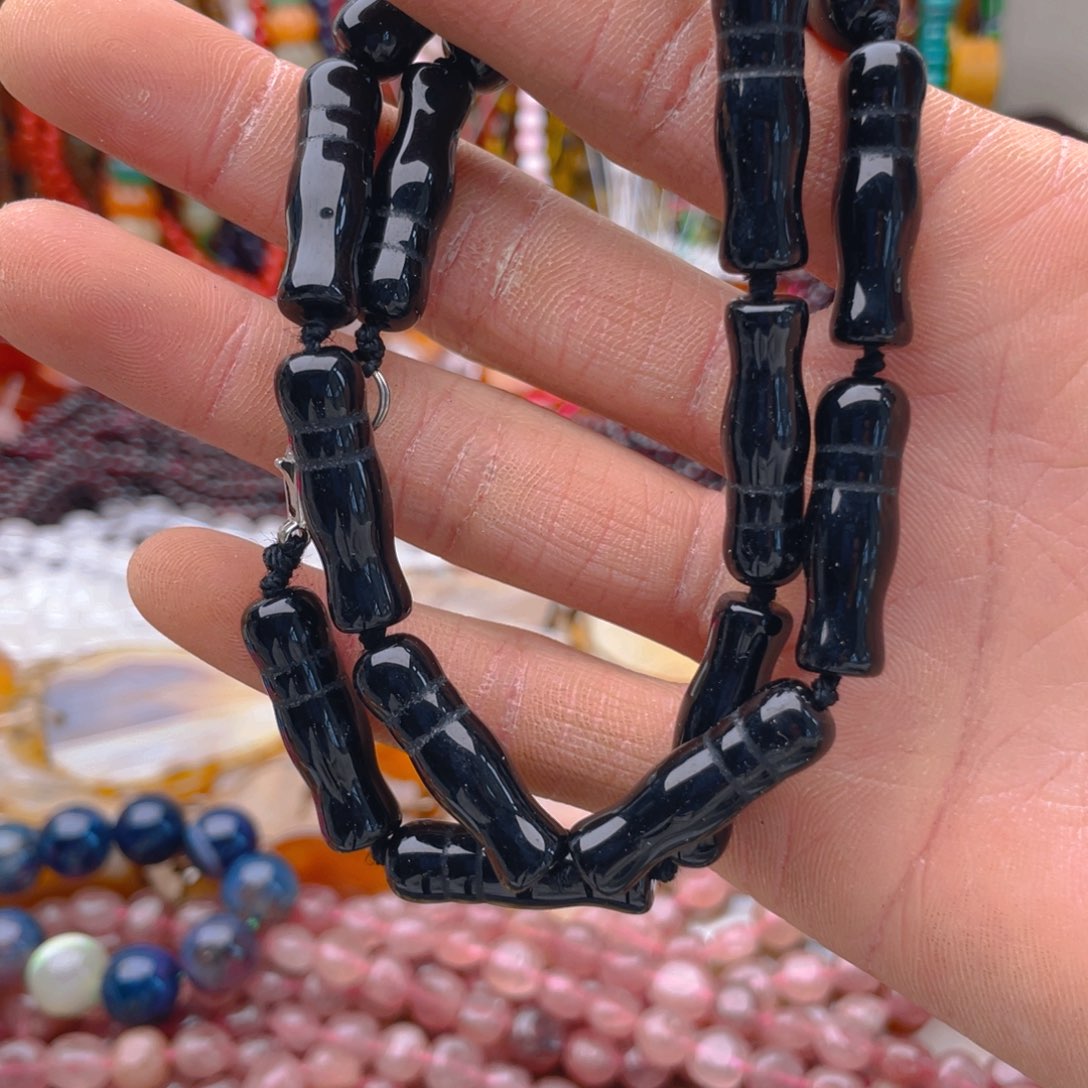 玛瑙/玉髓珠宝半成品未镶嵌黑玛瑙1条