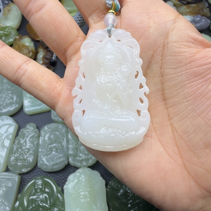 和田玉未镶嵌颈饰