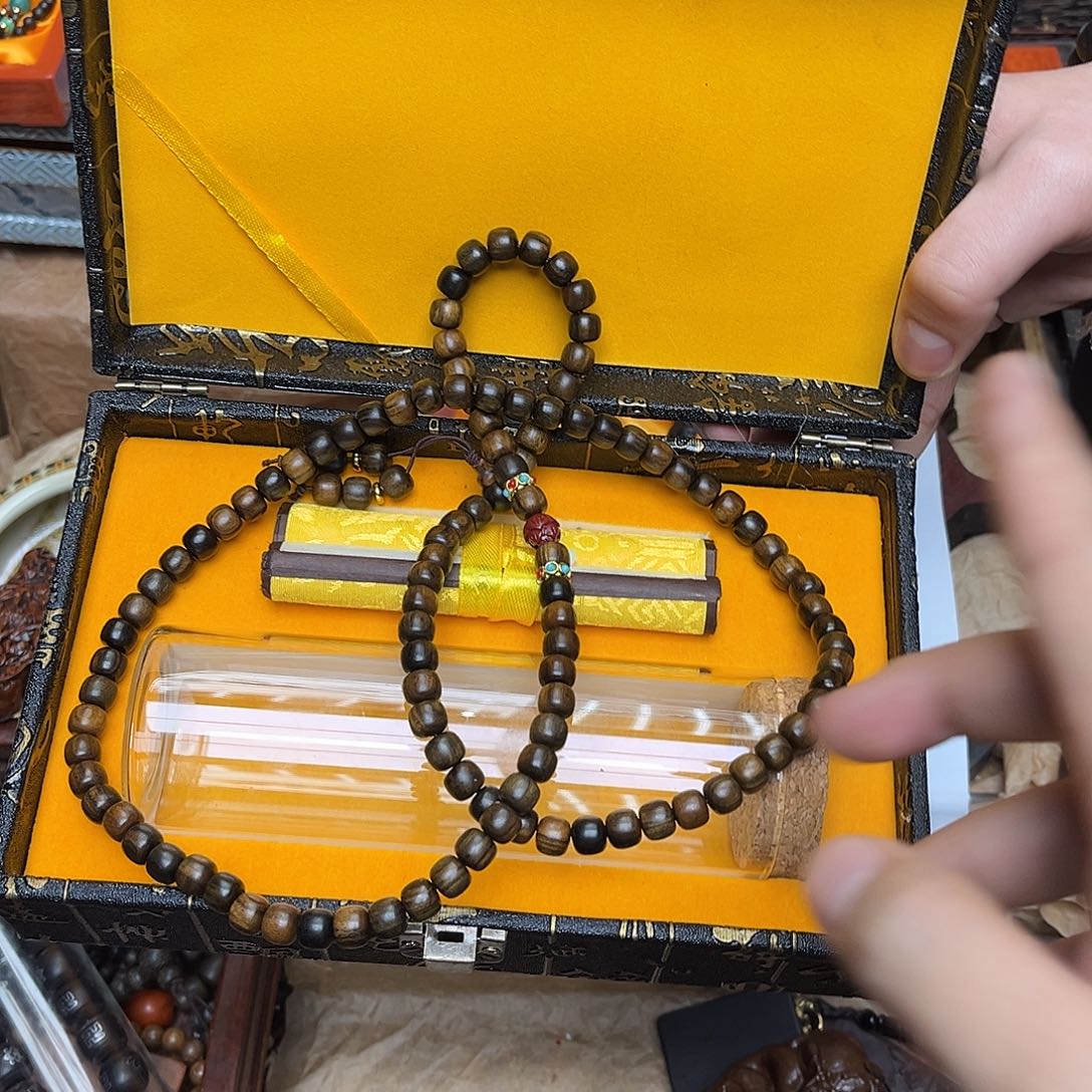 大叶紫檀（黑酸枝木类）