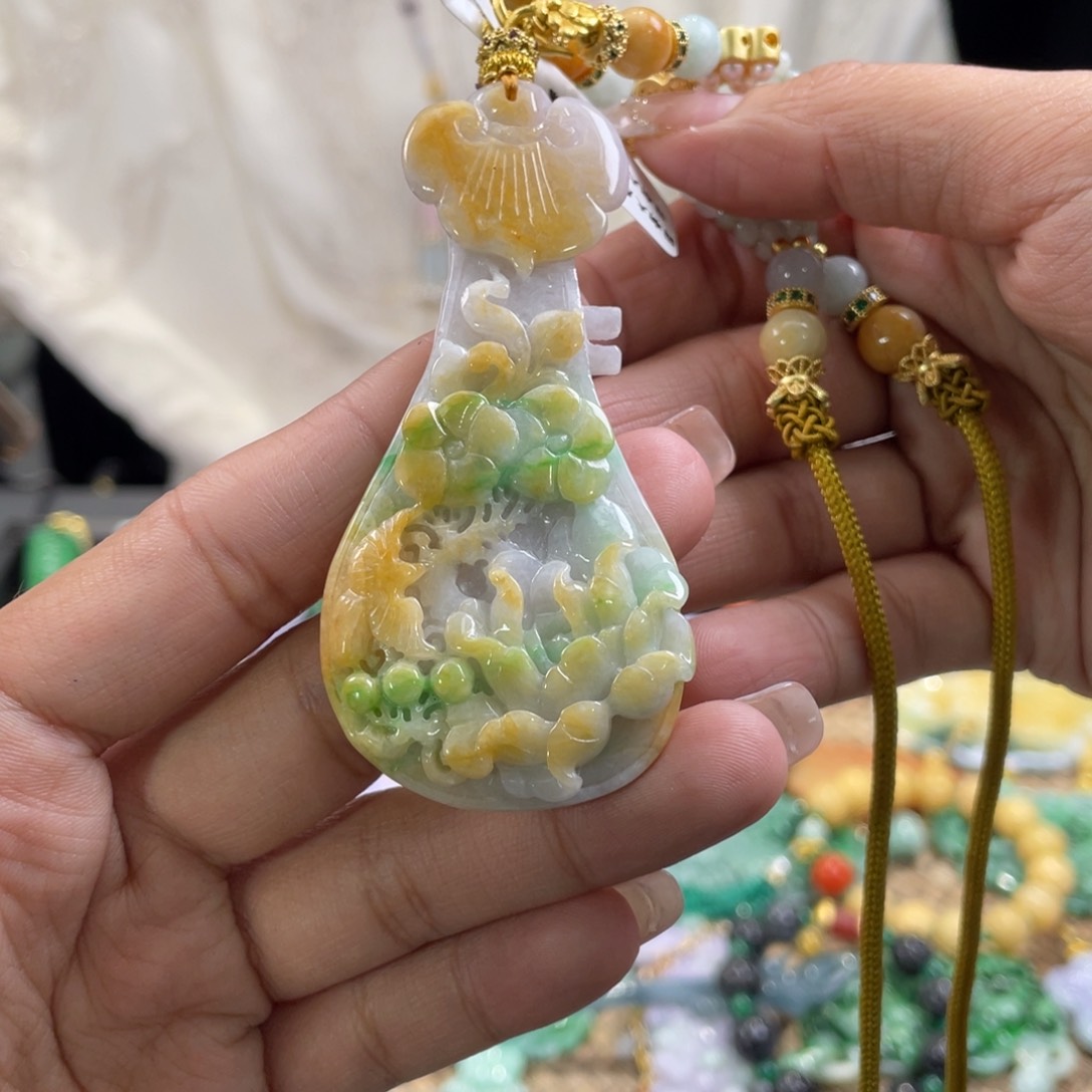 翡翠颈饰未镶嵌代编织