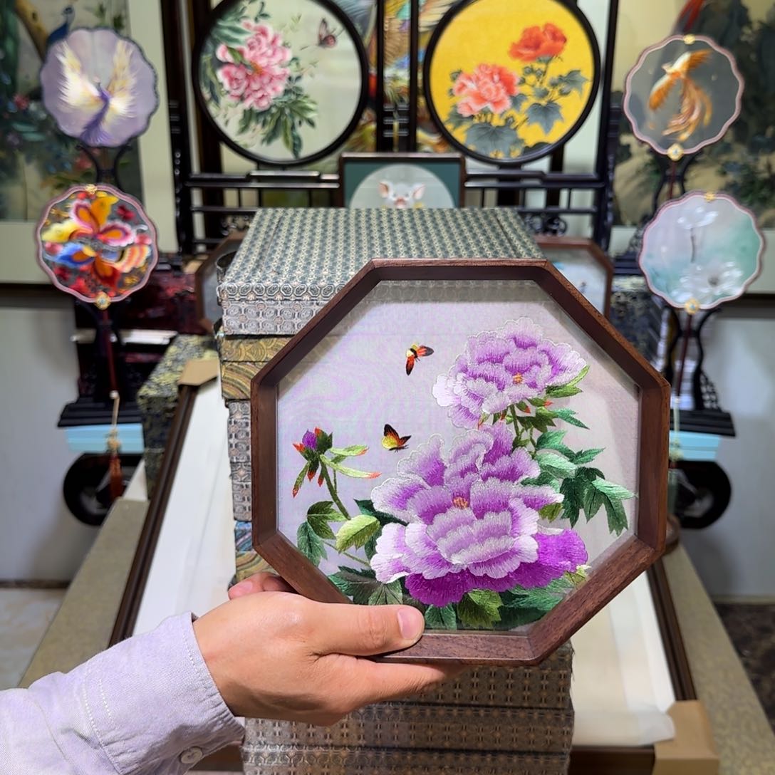 刺绣刺绣工艺精湛