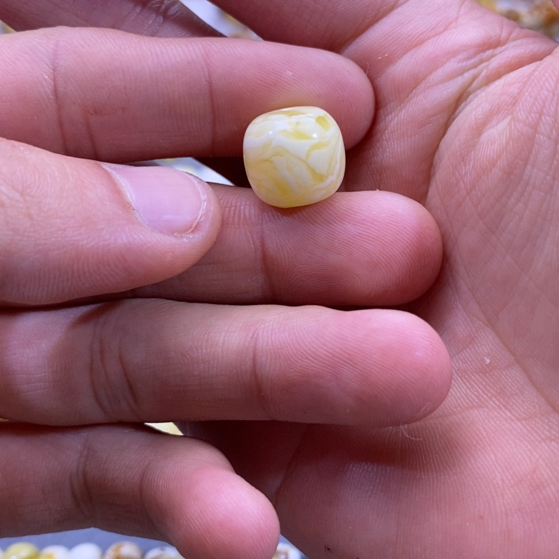 琥珀珠宝奇石未镶嵌极****外