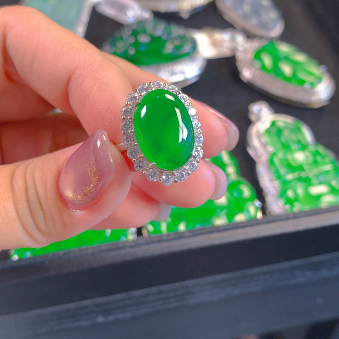 翡翠颈饰银S925镶嵌翡翠