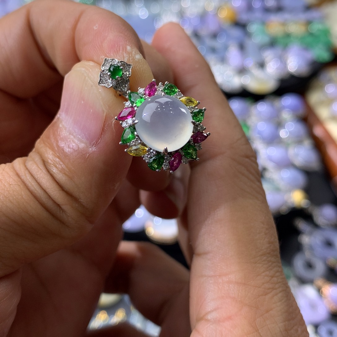 翡翠吊坠(不含链)18K金镶嵌