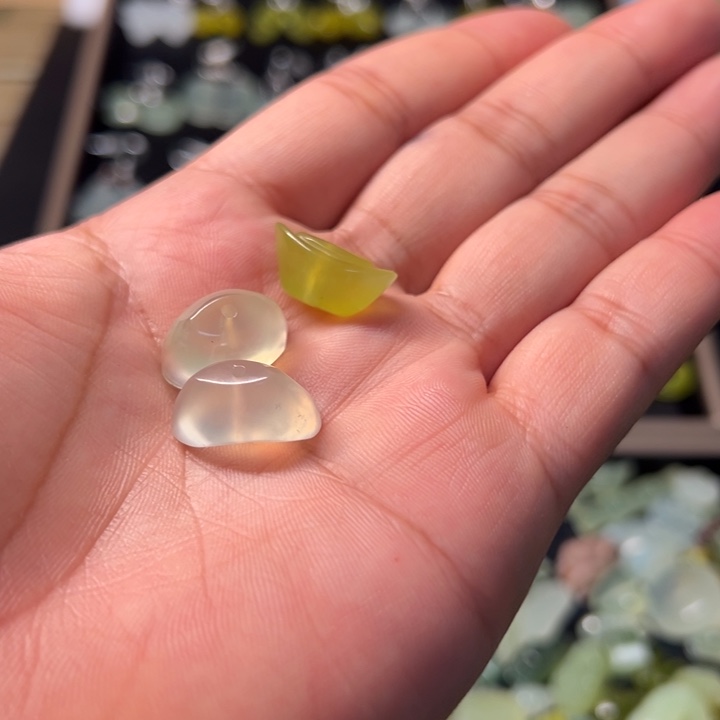 如***水岫玉银S925镶嵌耳钉