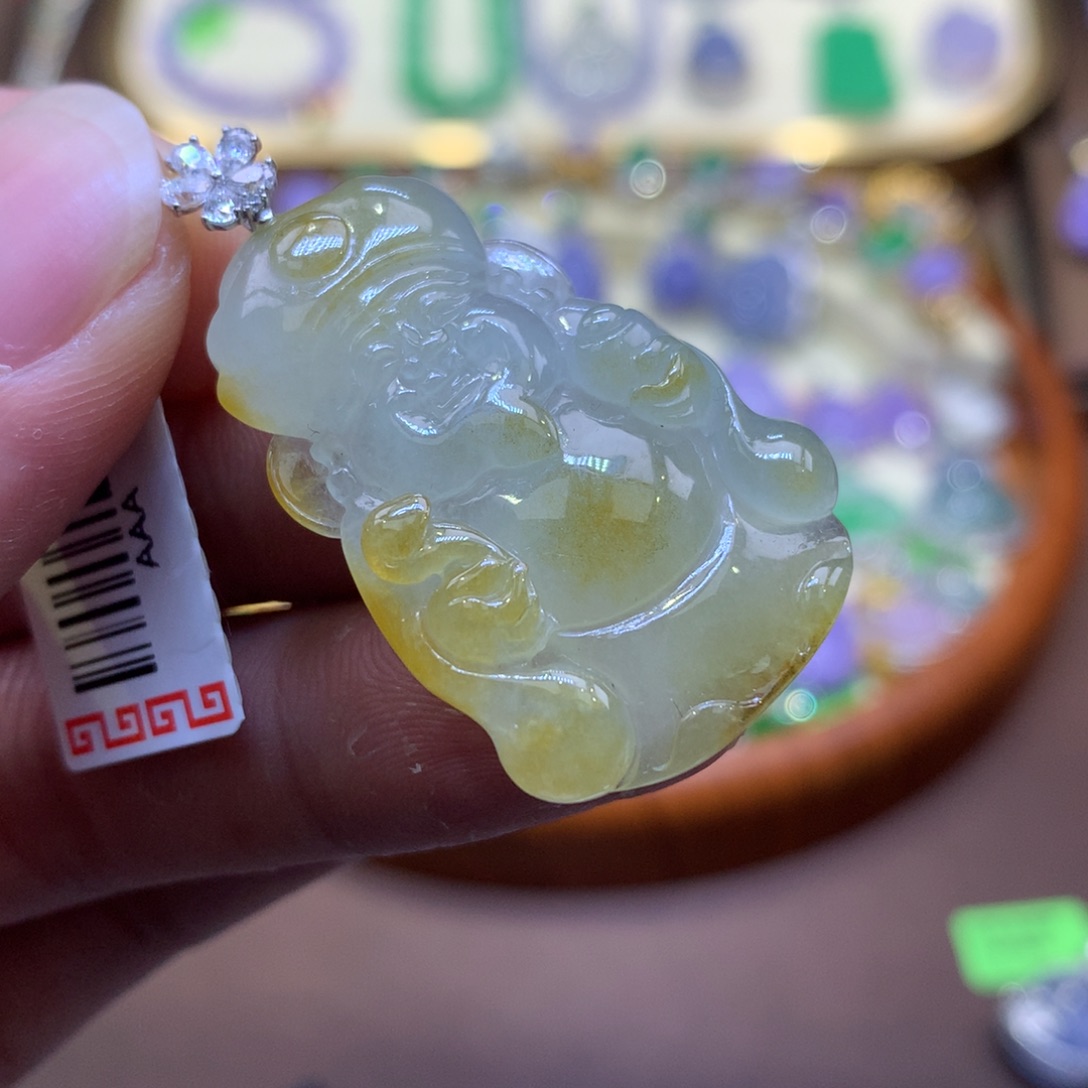 翡翠18K金镶嵌颈饰