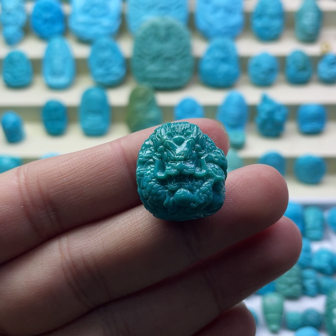 绿松石未镶嵌颈饰