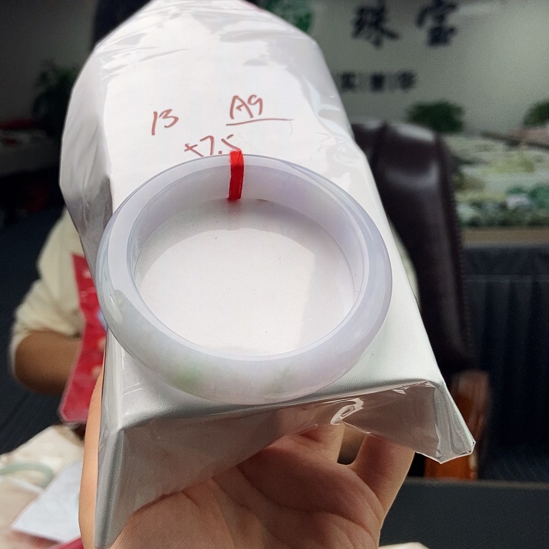 翡翠未镶嵌手镯颜色多样性发拍一发一