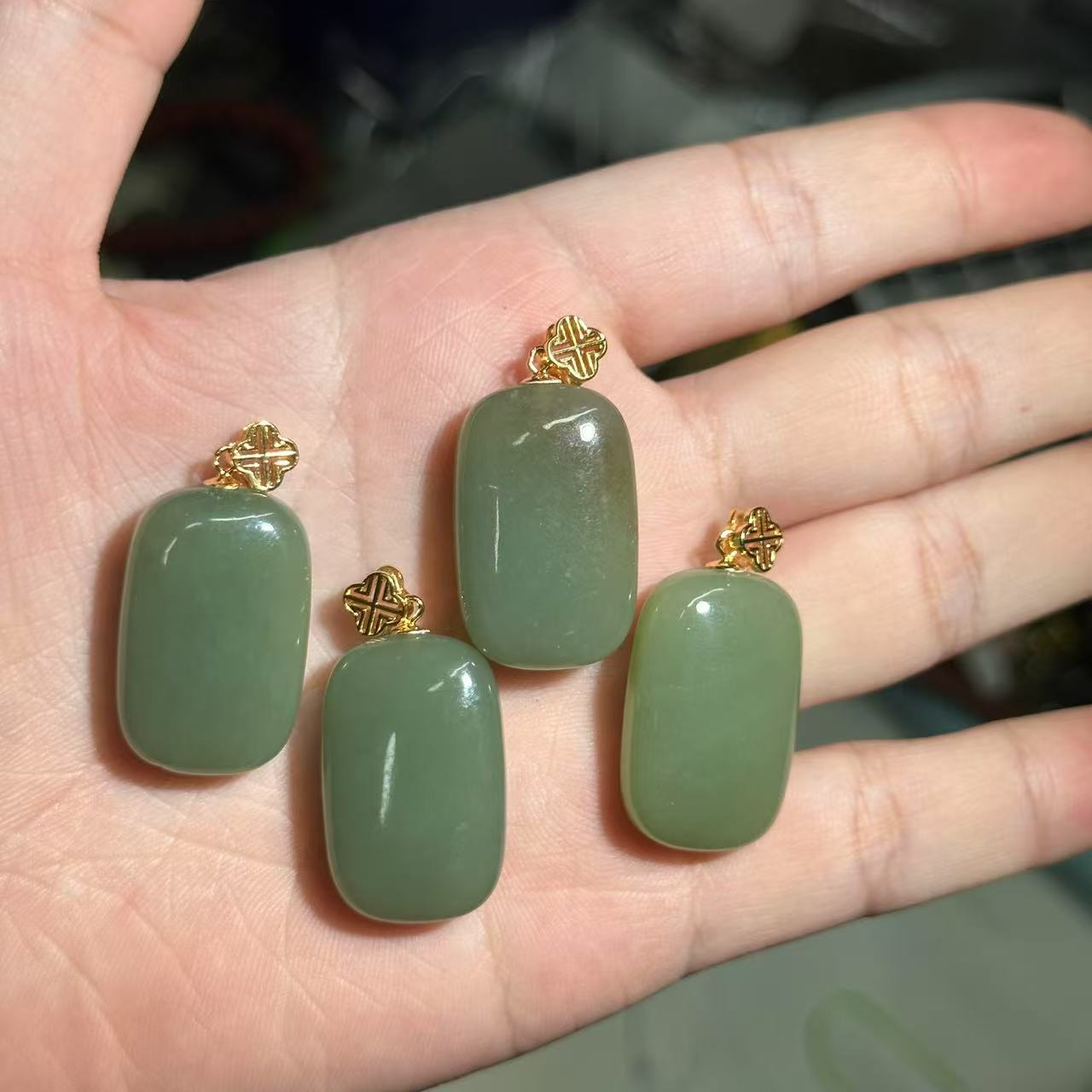 【O85】和田玉无事牌多样性发其一