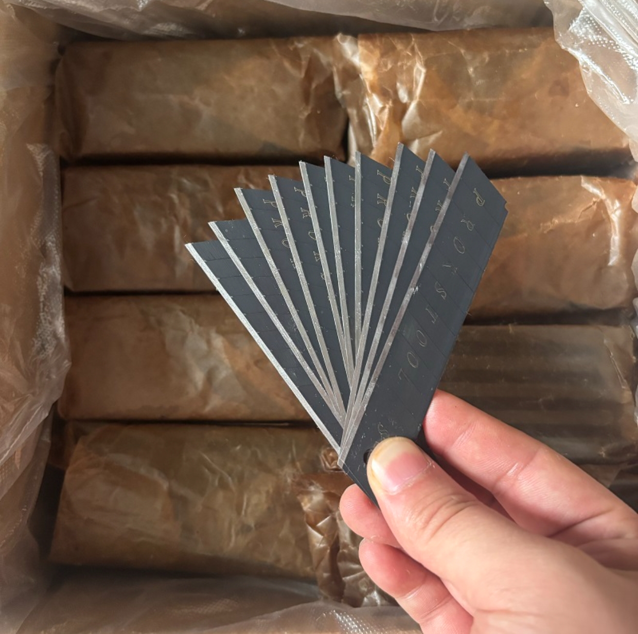 刀片大号18mm美工刀加厚锋利墙纸刀片工业用裁纸美工刀片白色耐用