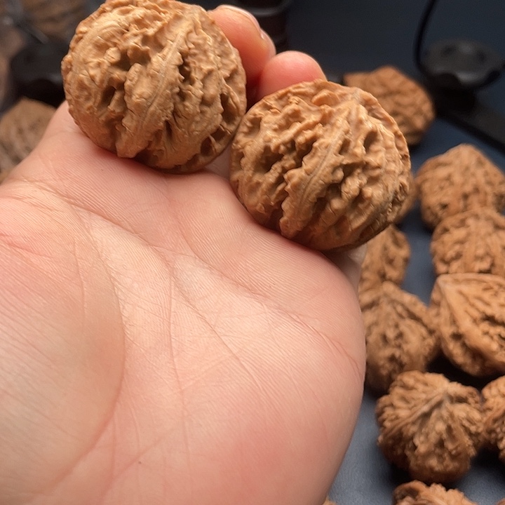 久***志龙脊菩提把件秦岭核桃