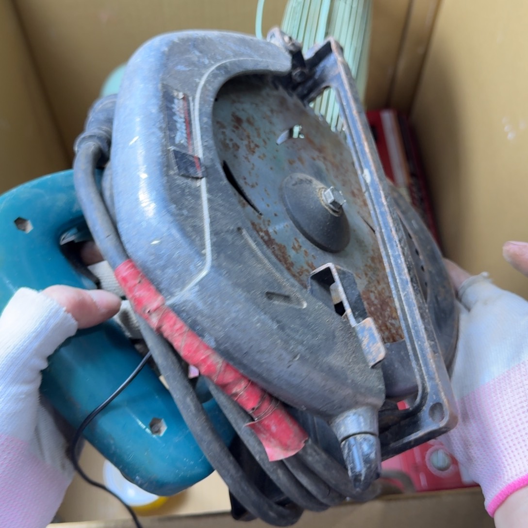 用****8中古商品，瑕疵品，不保好坏。560