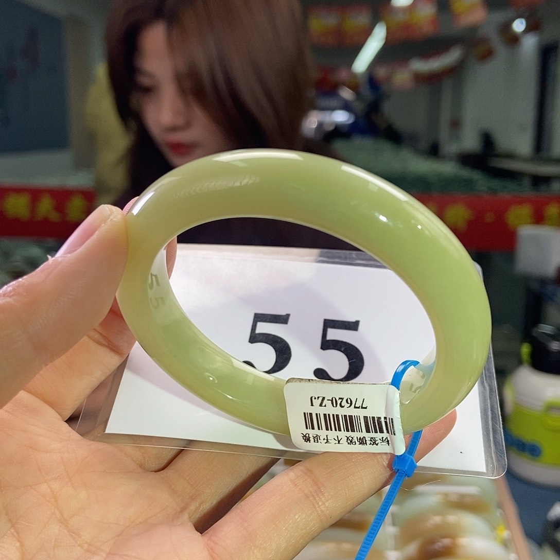 和田玉手镯未镶嵌若羌黄口