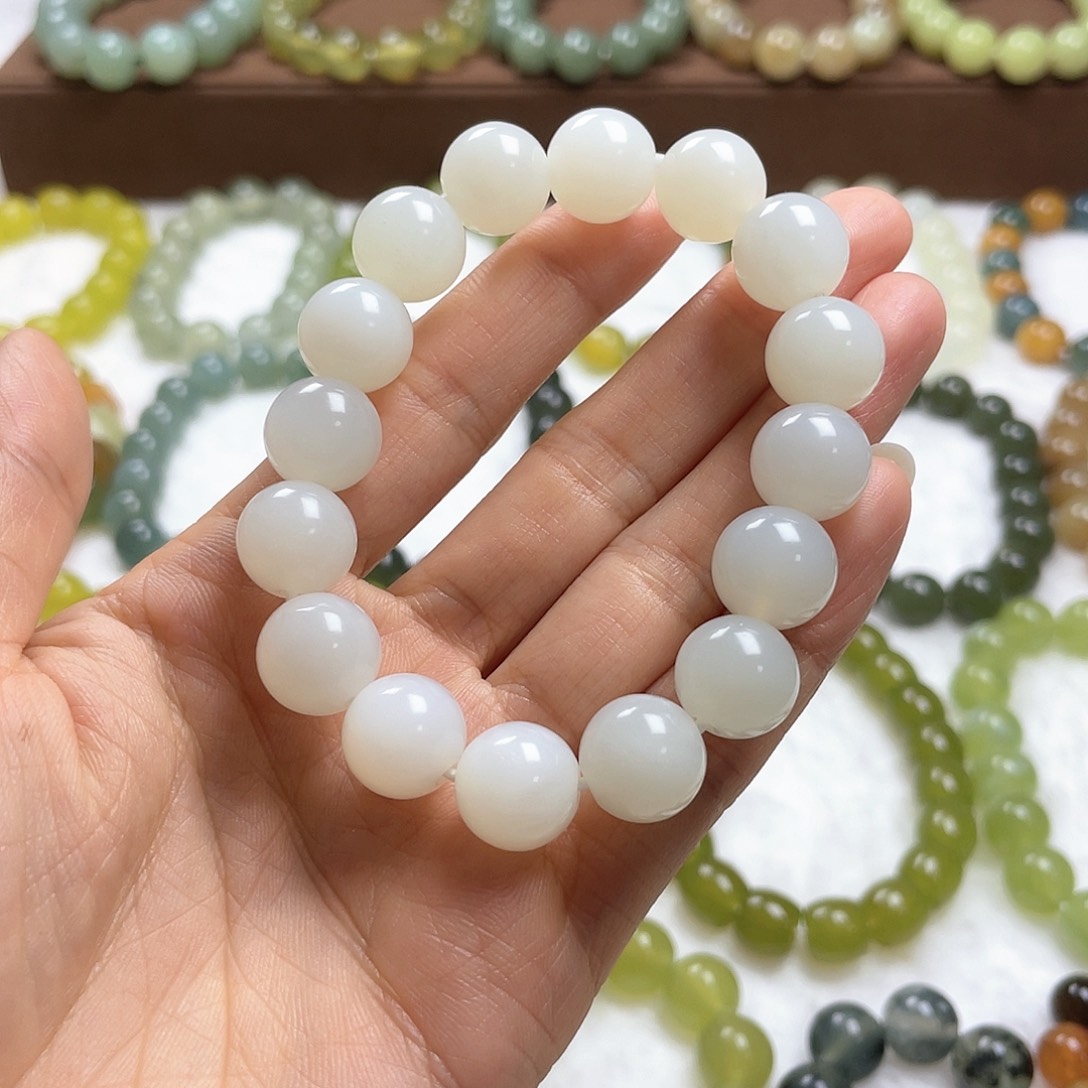 蛇纹石玉手串未镶嵌